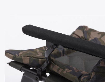 Kreslo Avenger Comfort Camo Chair W/Armrests and Covers 140kg