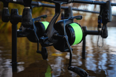 Navijak Obsidian Carp 12000