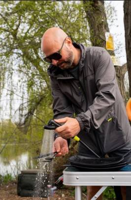 Sprcha S Kanistrom Outdoor Power Shower Full Kit