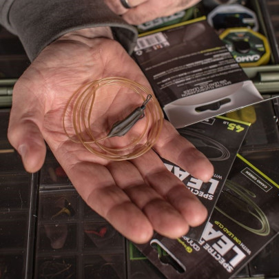 Montáž Spectre FLuorocarbon Uni Lead Clip Leader Camo Brown 45lb