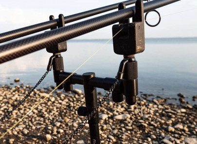 Rybárske vidličky a hrazdy – stabilita prútov pre kaprárov aj feederistov