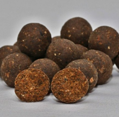 Boilies v dipe Black Fish 150g
