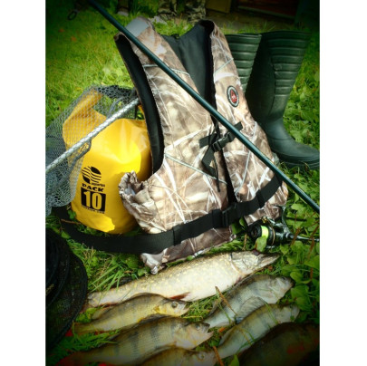 Vesta plávajúca Camo Forest