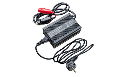 Lithiový akumulátor M-CELL 12V 50Ah + 10A nabíjačka