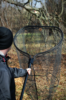 Podberák Deluxe Landing Net Rubber Medium 70x60cm