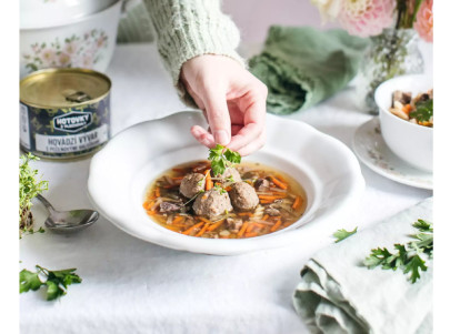 Hovädzí vývar s pečeňovými haluškami 1200ml