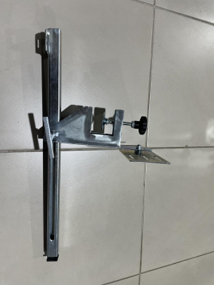 Držiak sondy a obrazovky echolotu kovový