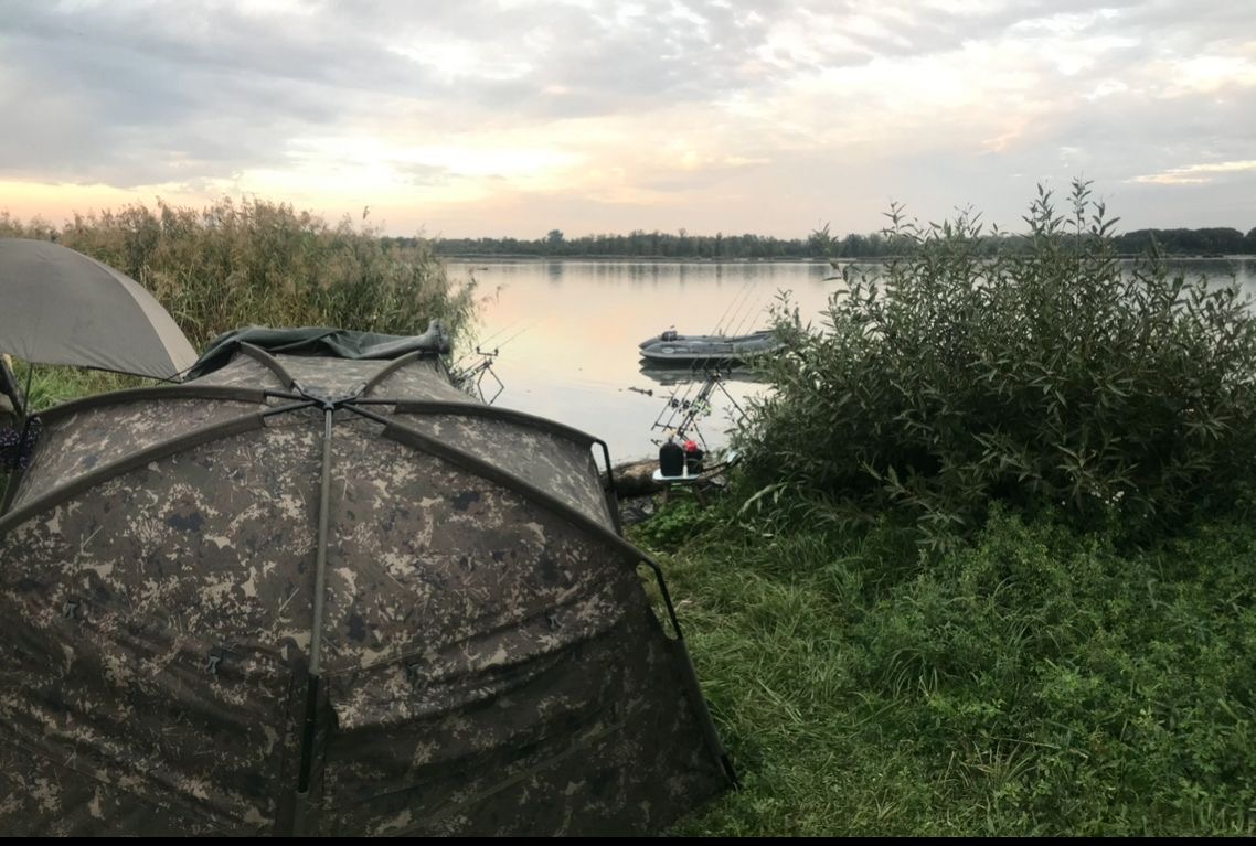 lacný bivak pre rybárov