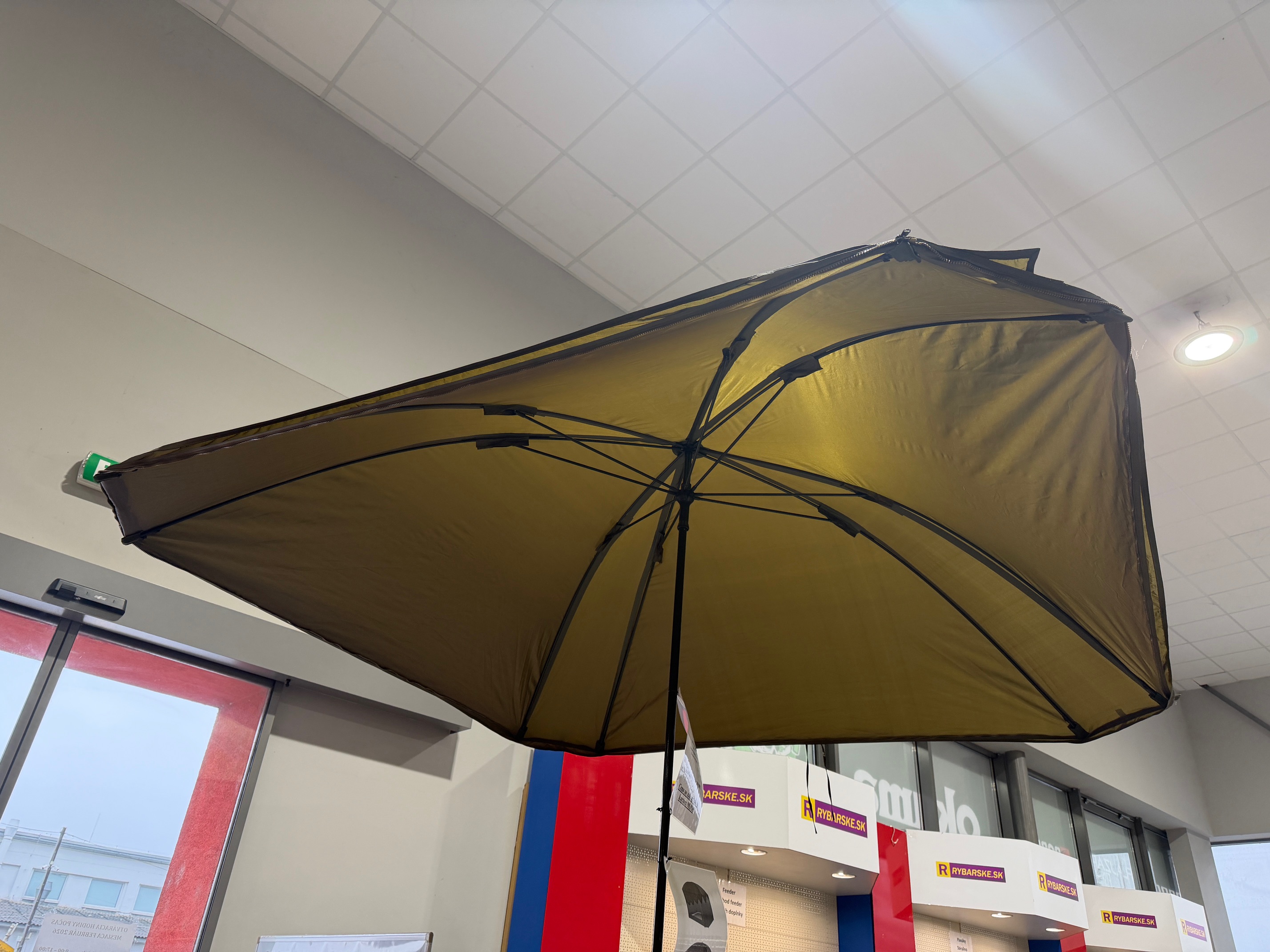 Jednoduchý rybársky dáždnik